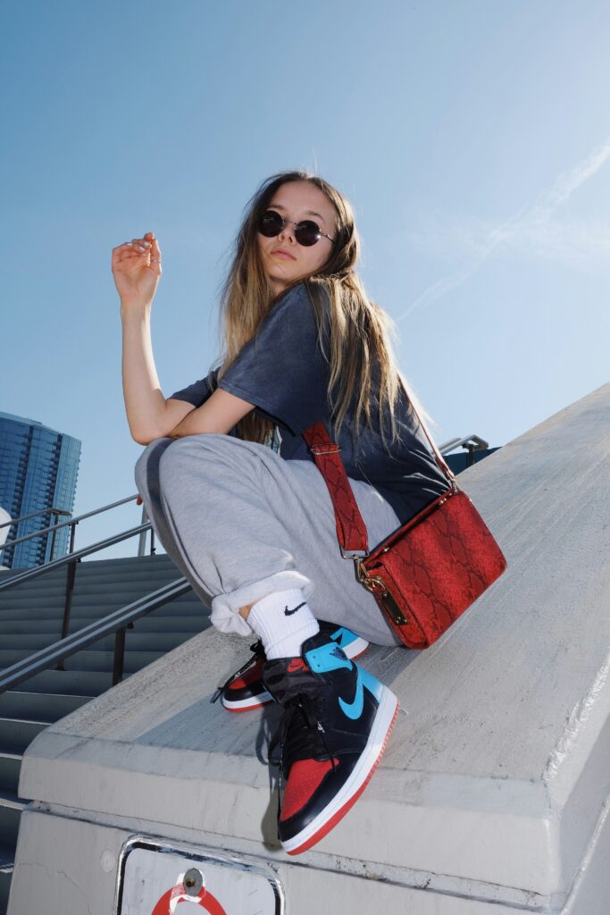 Why Streetwear Is the New Uniform for Creative Hustlers streetwearwoman